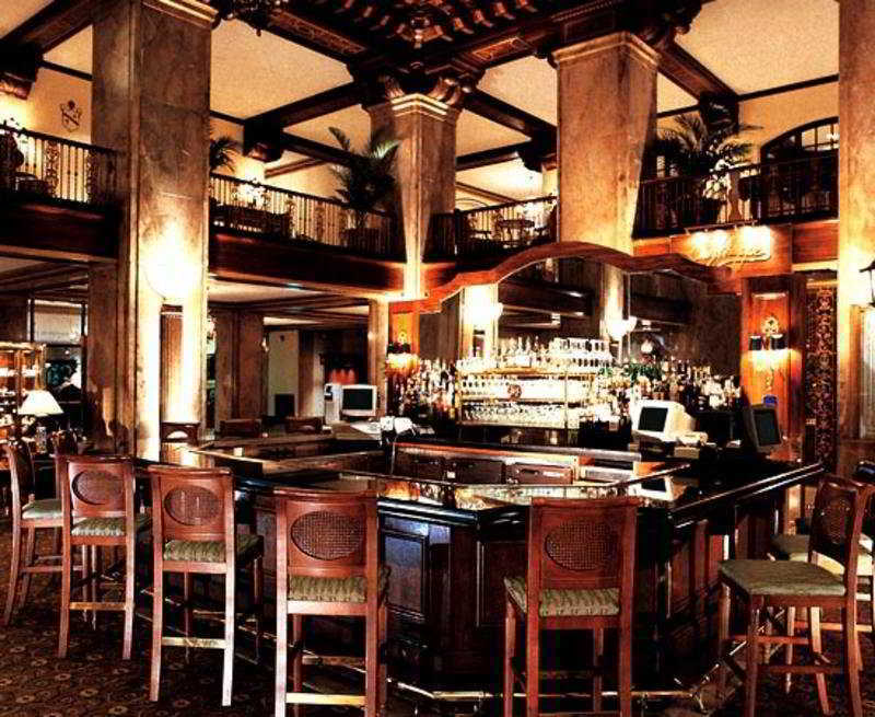 Peabody Hotel 4*
